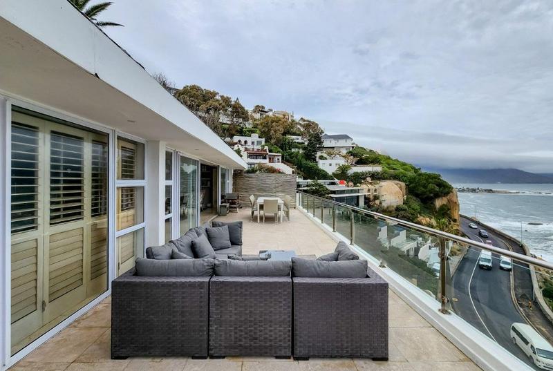 5 Bedroom Property for Sale in Bantry Bay Western Cape